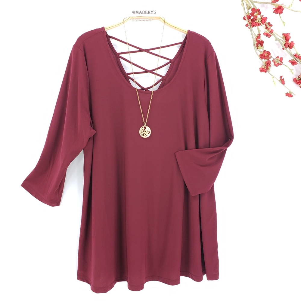 GILLI Lattice Detail Burgundy Tunic Top